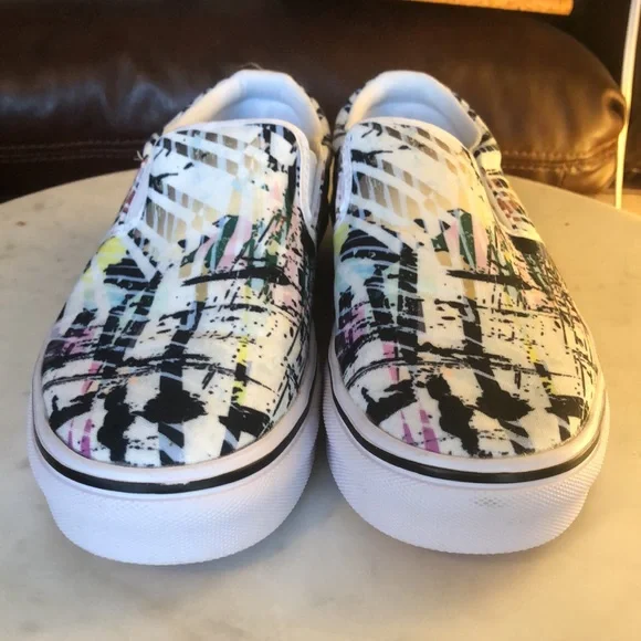 BRAND NEW, NEVER WORN! We Vibe Slip ons in Graphic Graffiti - Picture 11 of 12